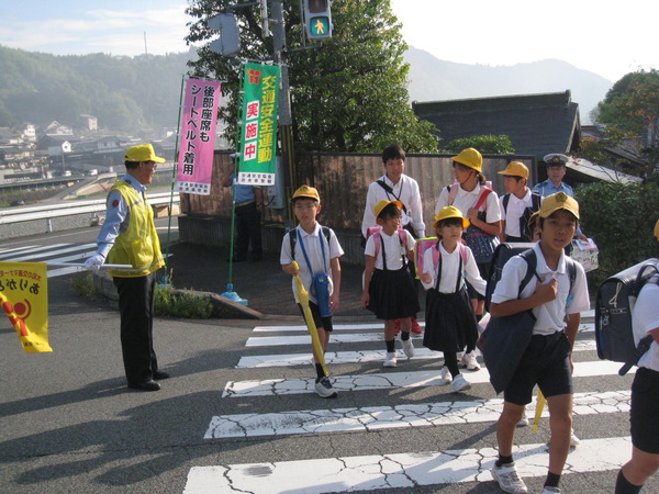 秋の交通安全県民運動で様々な活動を実施しました