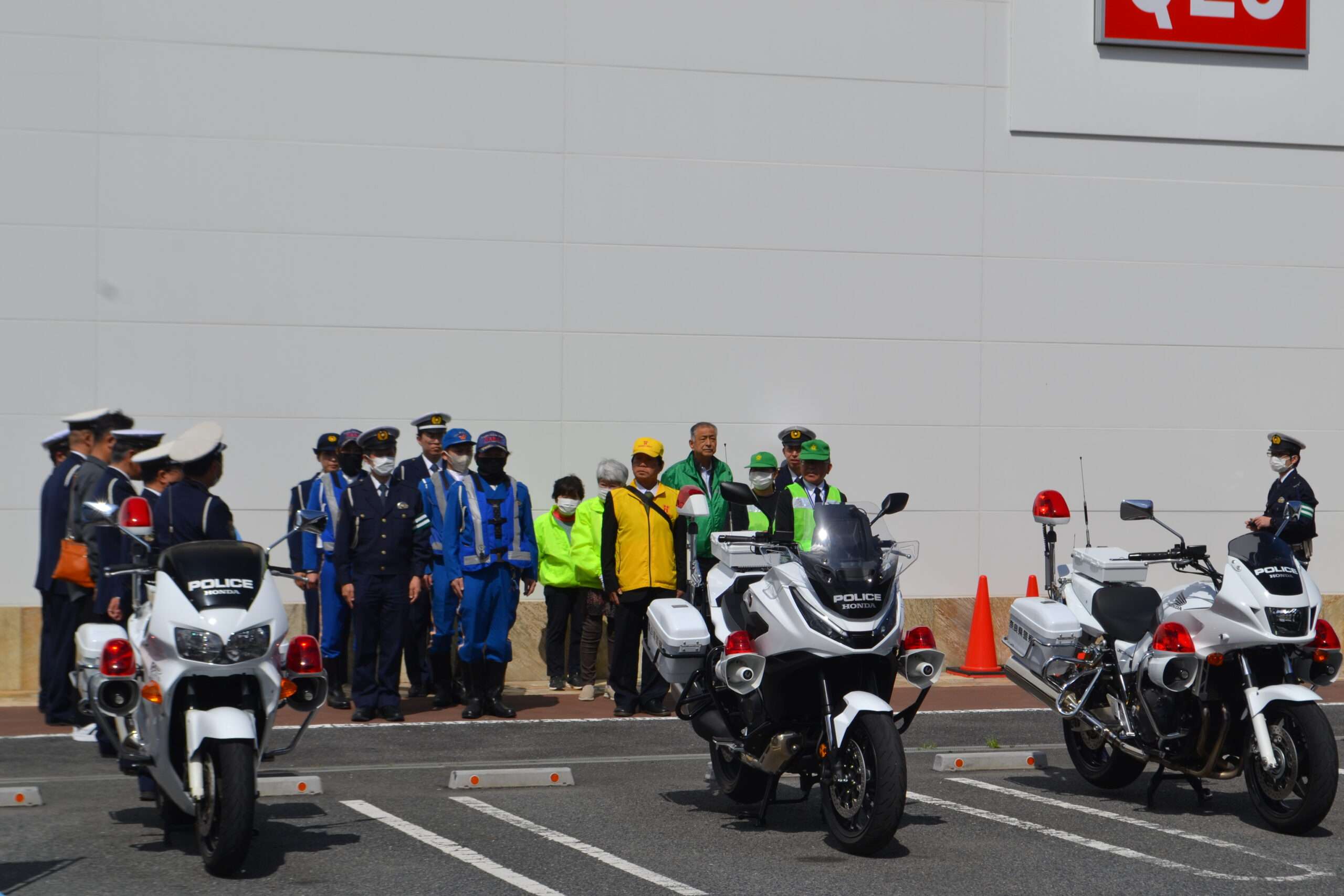 ▲和歌山県橋本警察署との交通事故防止街頭合同啓発を実施