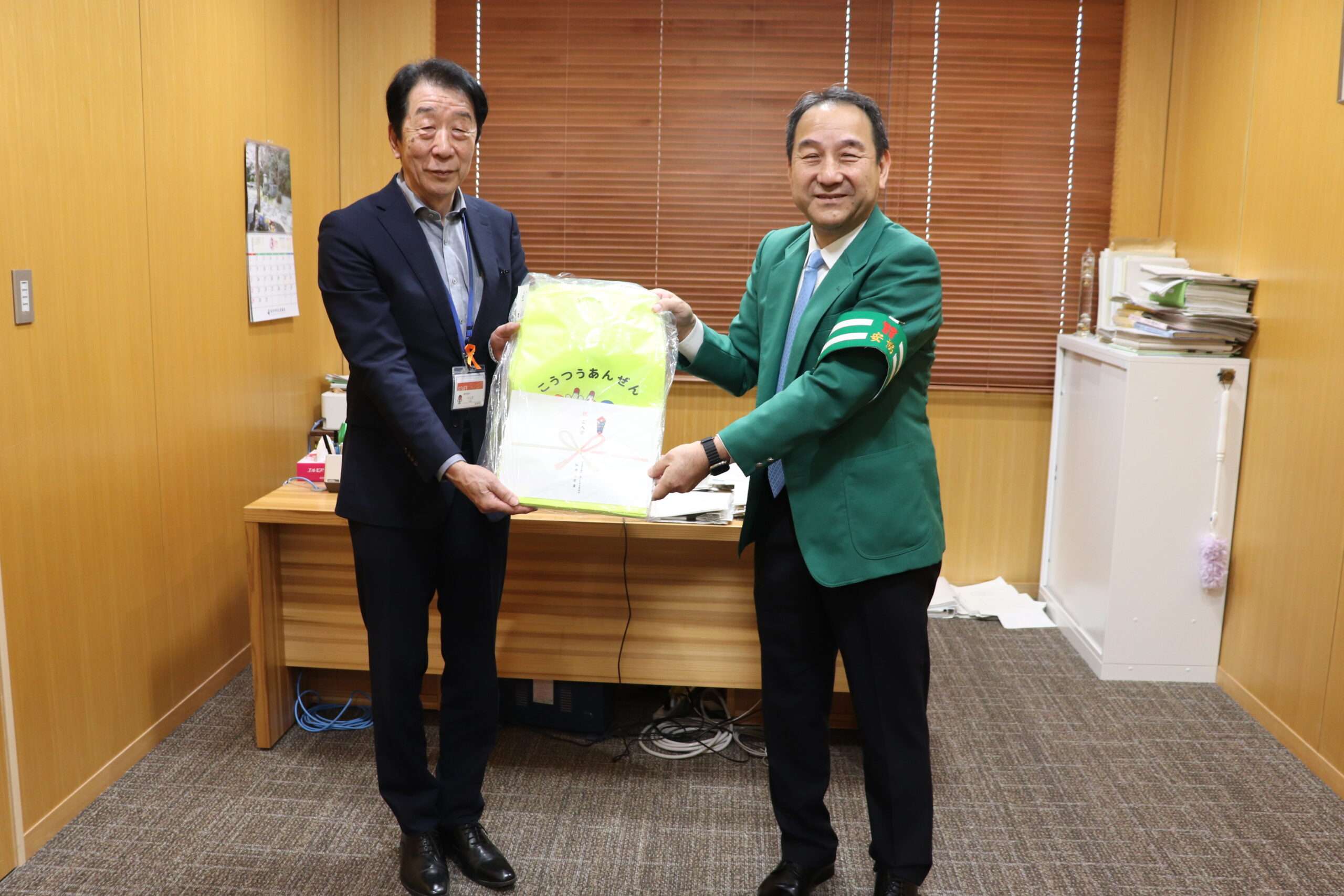 ▲ランドセルカバー贈呈式を桜井市役所において開催